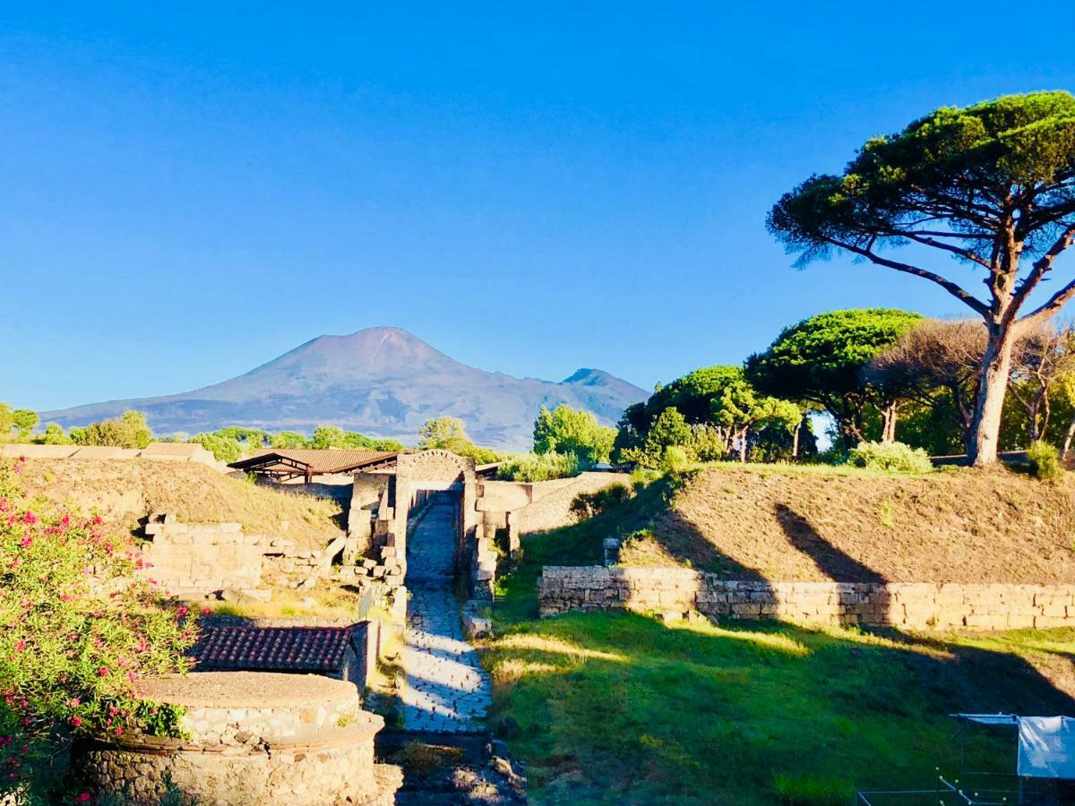 Ricomincio Da 3 Bed & Breakfast Pompei Bagian luar foto